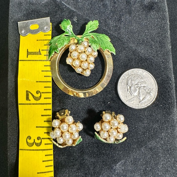 🚨RARE🔥: Vtg Sandor Pearl Cluster Accent Brooch & Earring Set - Picture 10 of 12